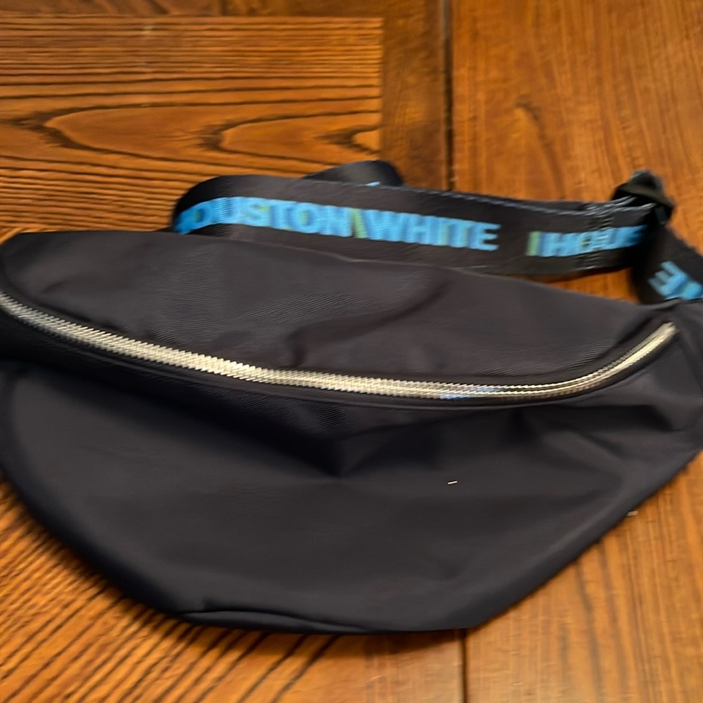 HOUSTON WHITE CROSSBODY FANNY PACK. NWOT.